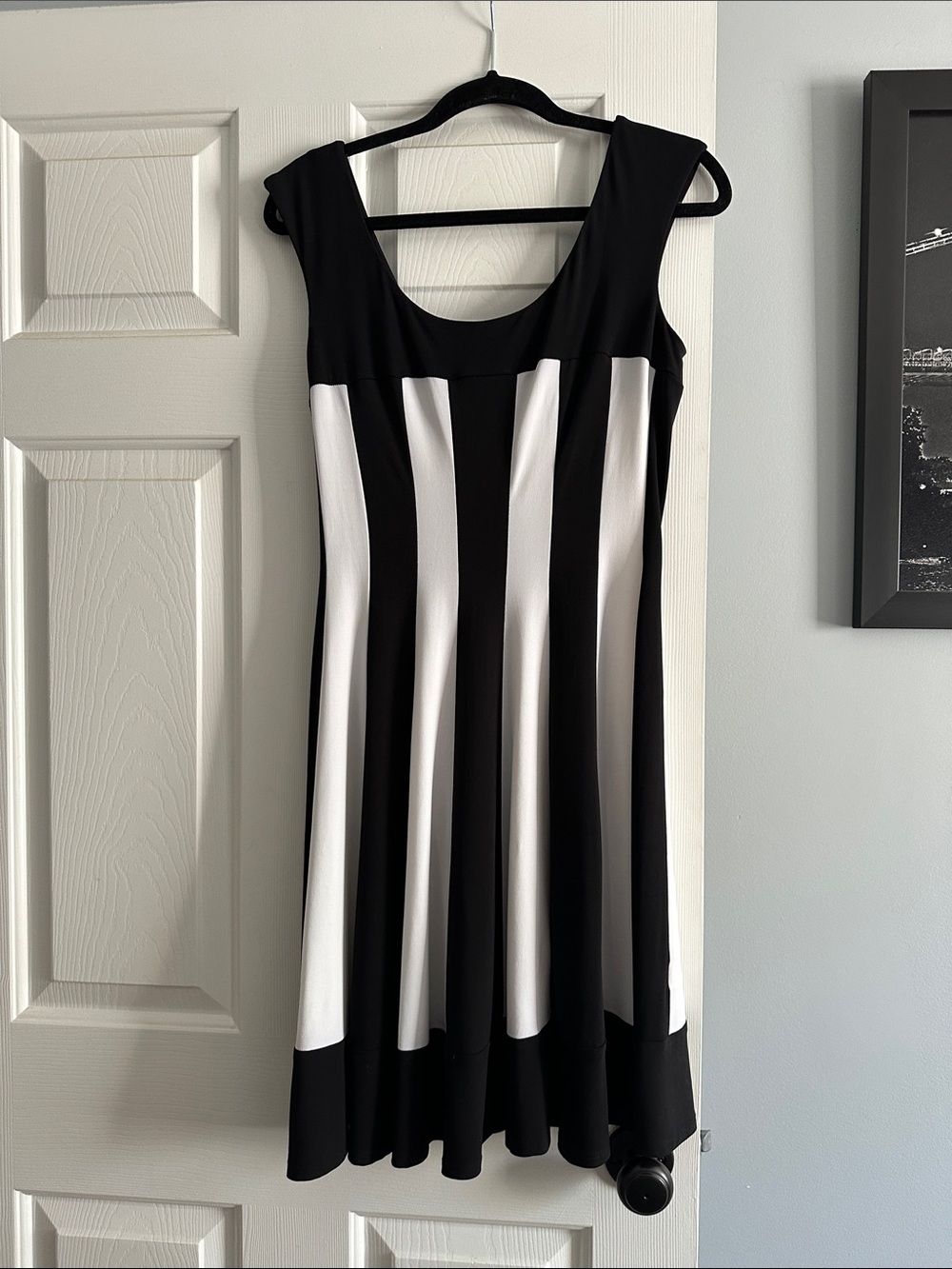 Women’s black and white dress